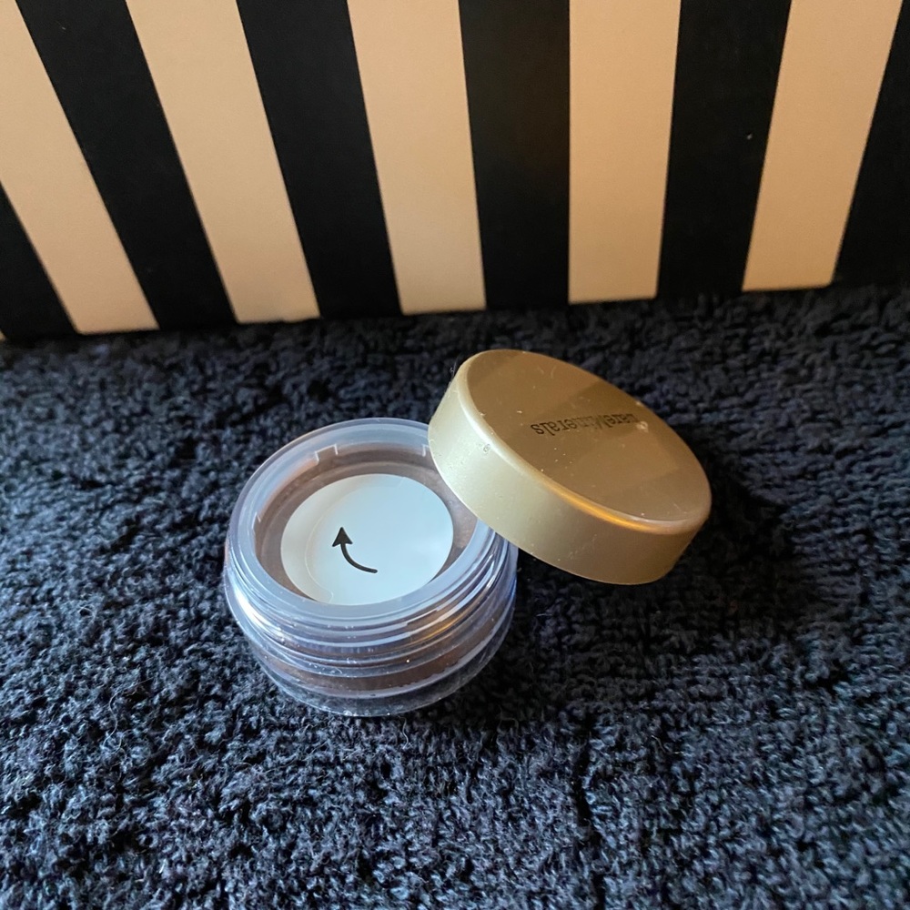 BareMinerals eyeliner shadow in nightfall